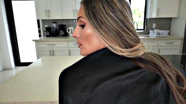 Big-titted stepmom got smashed in kitchen after HJ