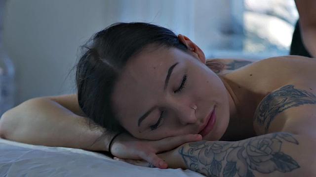 21yo dirty lovebirds love fingering pussies while licking