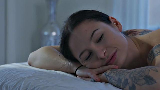 21yo dirty lovebirds love fingering pussies while licking