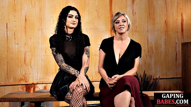 Nasty babe analyzed by her GF