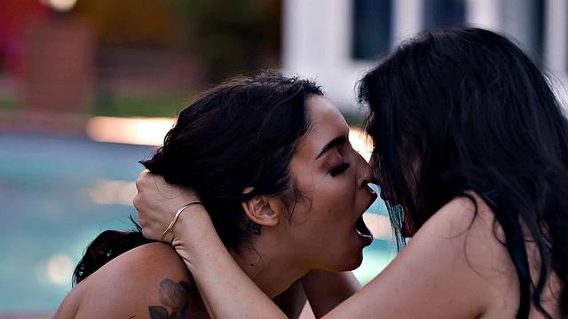 MOMMY'S BOY - Sexy Vanessa Sky Has Outdoor FFM Threesome With MILF Bestie & Stepson