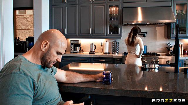 Yoga Guest Fucks Well