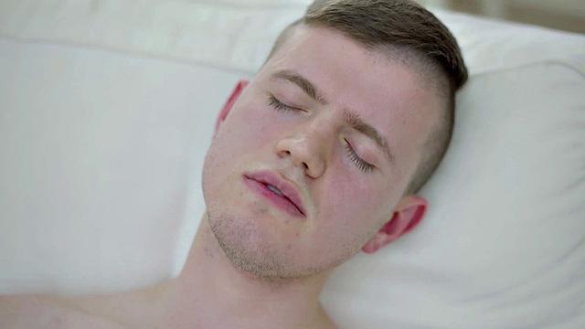 Pierced stud masturbating solo on couch before cumming