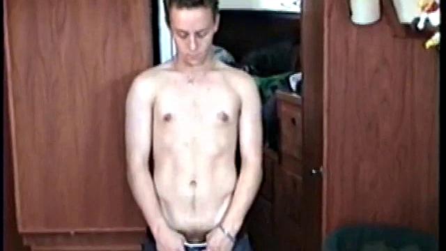 Кэлвин дрочит, когда компания не нужна