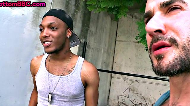 Real Ebony thug picked up and assbanged outdoors by white top