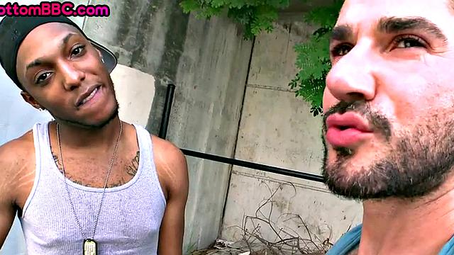 Real Ebony thug picked up and assbanged outdoors by white top