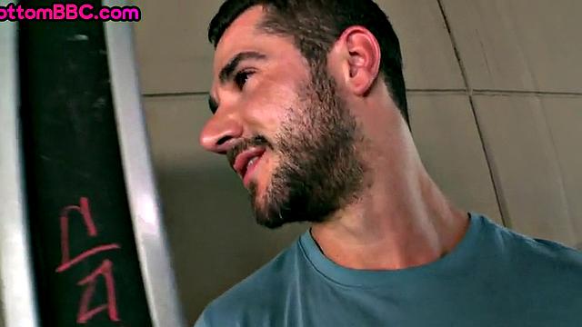 Real Ebony thug picked up and assbanged outdoors by white top