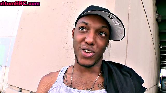 Real Ebony thug picked up and assbanged outdoors by white top