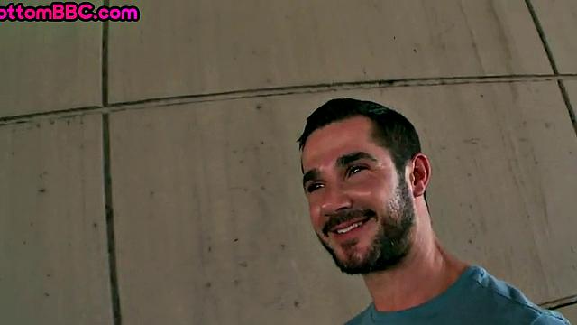 Real Ebony thug picked up and assbanged outdoors by white top