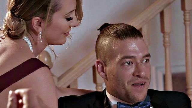 Amuse-Bouche's deepthroat & footjob skills in billiards will blow your mind!