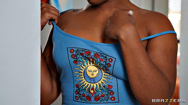 включайся в жирный тройничок с новой соседкой