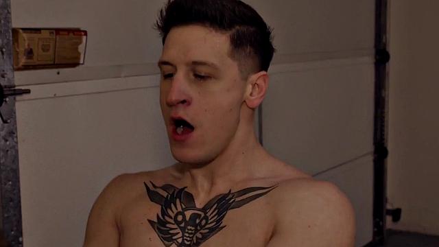 Ripped jock licking asshole before barebacking stud