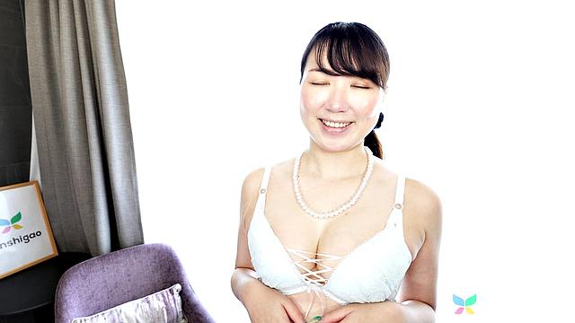 Introducing Housewife and Sex Lover Tomoko