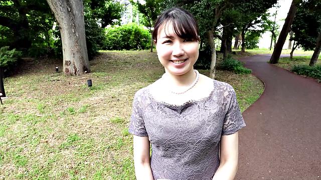 Introducing Housewife and Sex Lover Tomoko