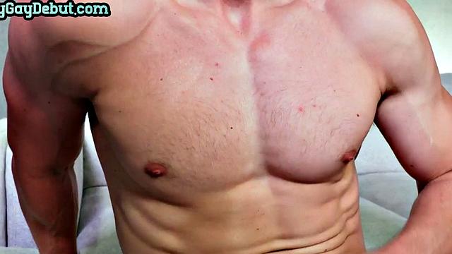 Inked debut stud barebacked by athletic BF in asshole