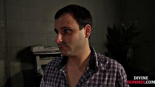 Strapon domina analfisting tied sub