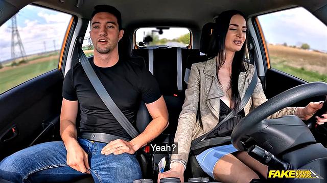 MILF Gives a Sexy Lesson