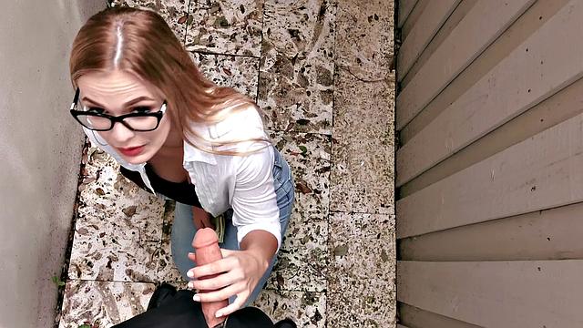 Curvy Glasses Chick Sex