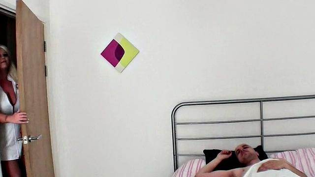 Sindy Strutt: Good Nurse