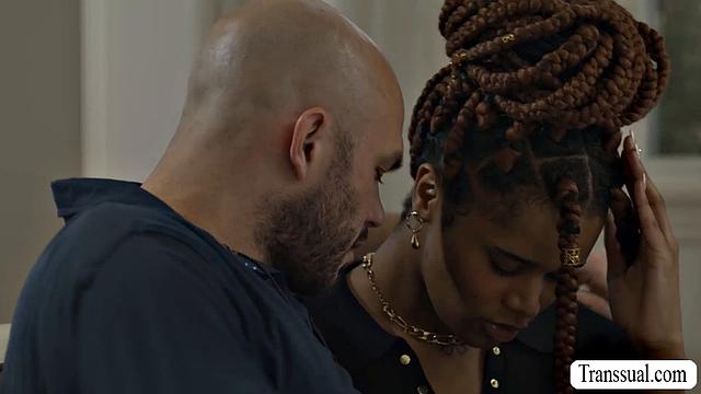 Visiting boyfriend and lets him fuck my ass