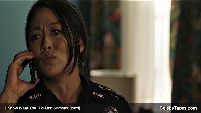 мадисон айземан и брюнетка устроили жаркие поцелуи в стрингах - кому нужен рабочий день