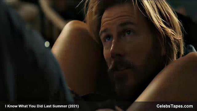 мадисон айземан и брюнетка устроили жаркие поцелуи в стрингах - кому нужен рабочий день