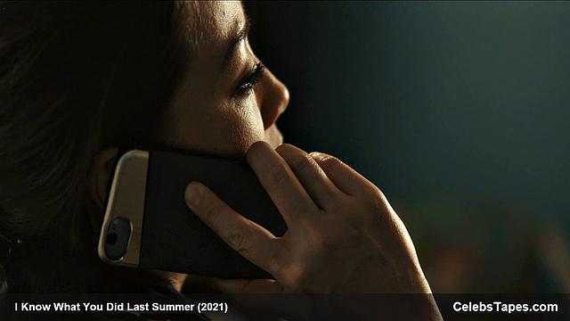 мадисон айземан и брюнетка устроили жаркие поцелуи в стрингах - кому нужен рабочий день