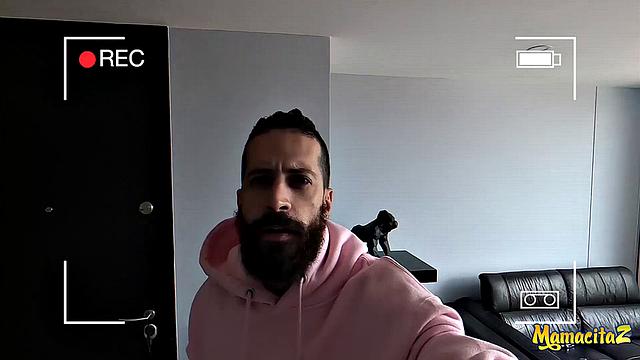 Mamacita's pussy stretched