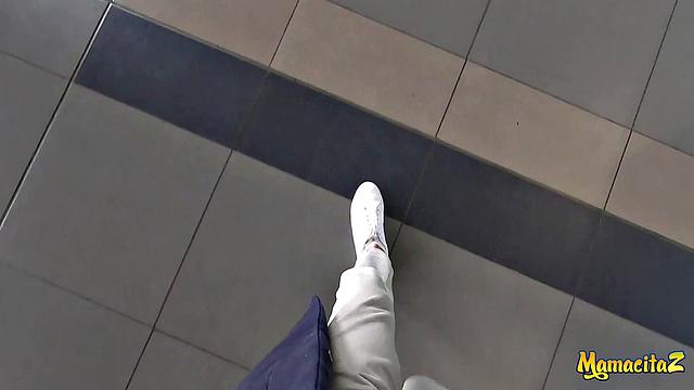 Mamacita's pussy stretched