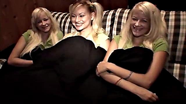 Hot blonde twins lick out pussy together