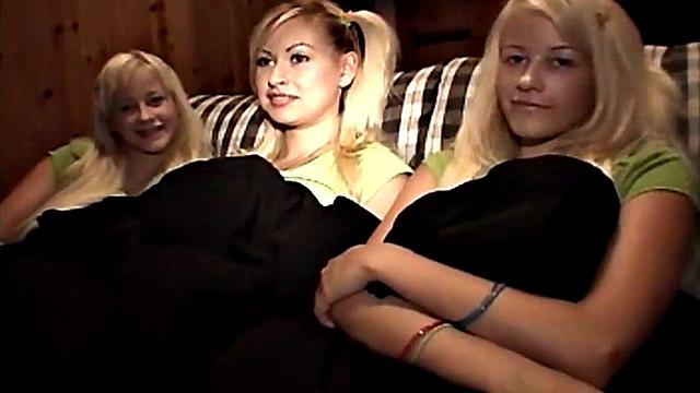 Hot blonde twins lick out pussy together