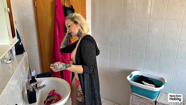 Horny babe fucks on top of washing machine