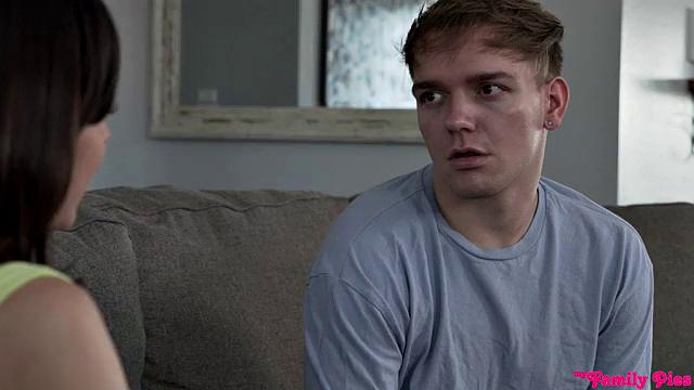 Stepsisters Super Sensitive - S25:E1