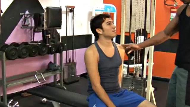 Ciao, the muscle bound Latino gym instructor, gives cute Poax an extra lesson in gay bareback sex