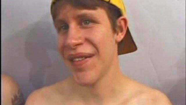 Str8 Skater Sucks Off 2 Men