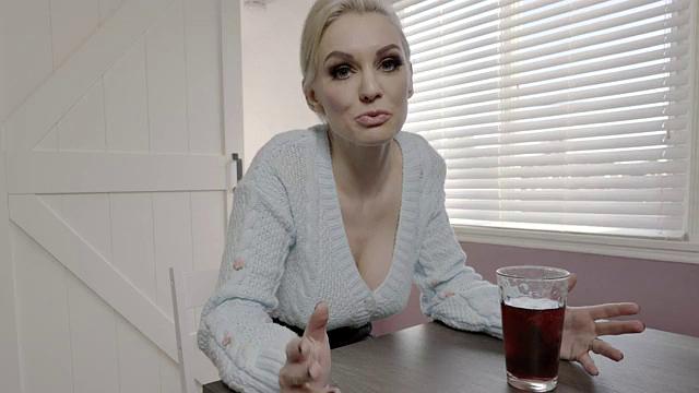 Helping My Stepmom Move - S4:E8