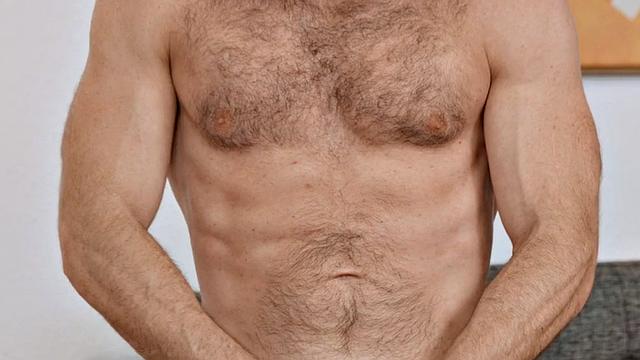 Solo jock wanks his hard and nice cock after casting