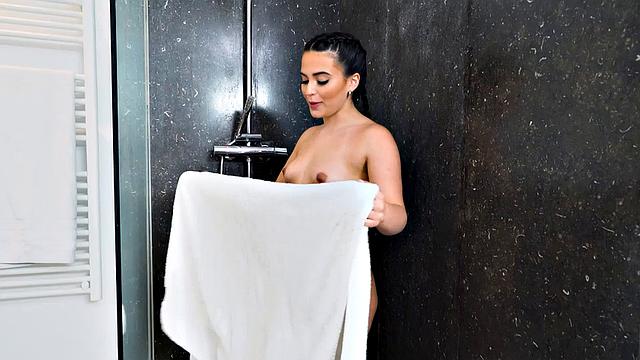 Nice dick fucks 21yo nympho maid's wet pussy hole in a shower POV