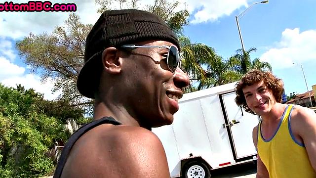 Black from the hood assrammed by white guy