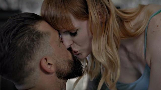 Transsexual beauty fucked by stiff cock in anal