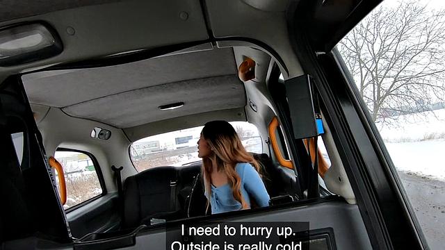 Amateur Asian babe gets her tight pussy nailed in the taxi