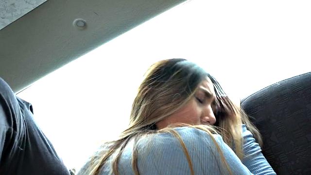 Amateur Asian babe gets her tight pussy nailed in the taxi