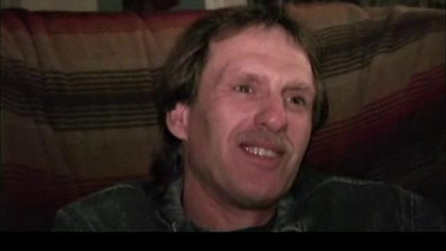 Зрелая рука со стажем дрочит Эда до последней капли, ирония судьбы - третий раунд подряд