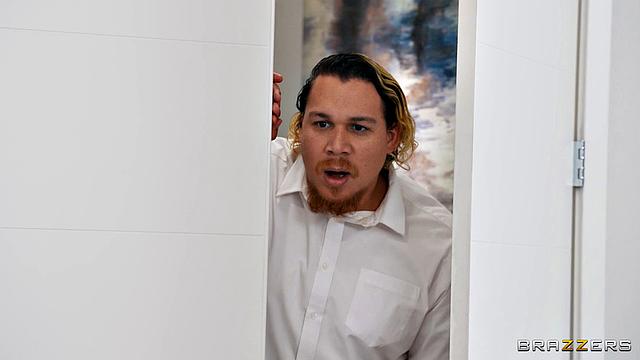 Октавия Ред срывается и умоляет о члене после долгой паузы