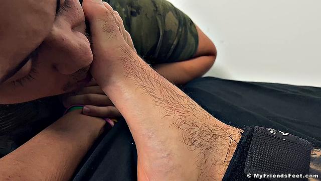 Vinni Captured, Worshipped & Tickled - Vinni