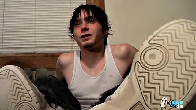 Barefoot Buddies Jack Off - Axel And Billy da Kidd