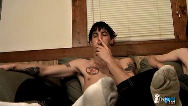 Barefoot Buddies Jack Off - Axel And Billy da Kidd