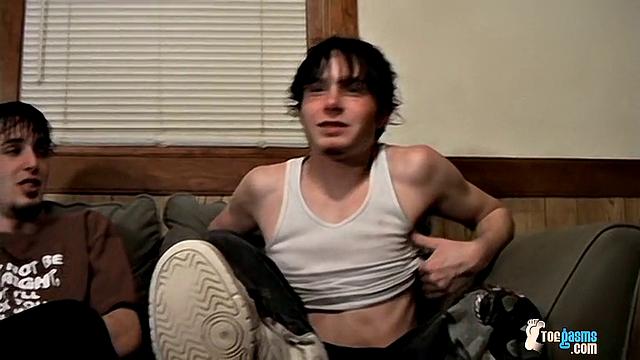 Barefoot Buddies Jack Off - Axel And Billy da Kidd