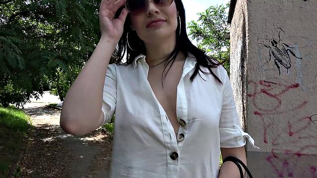 MILF bangs stranger for his cash