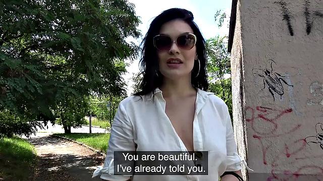 MILF bangs stranger for his cash